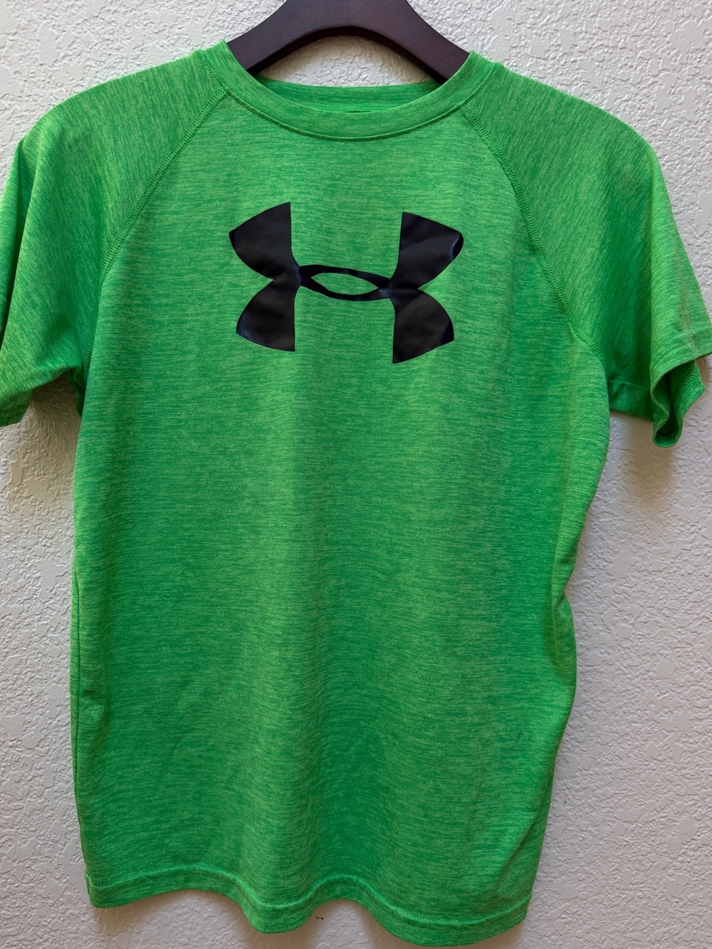 Under Armour HeatGear Green Athletic Tee Youth LG